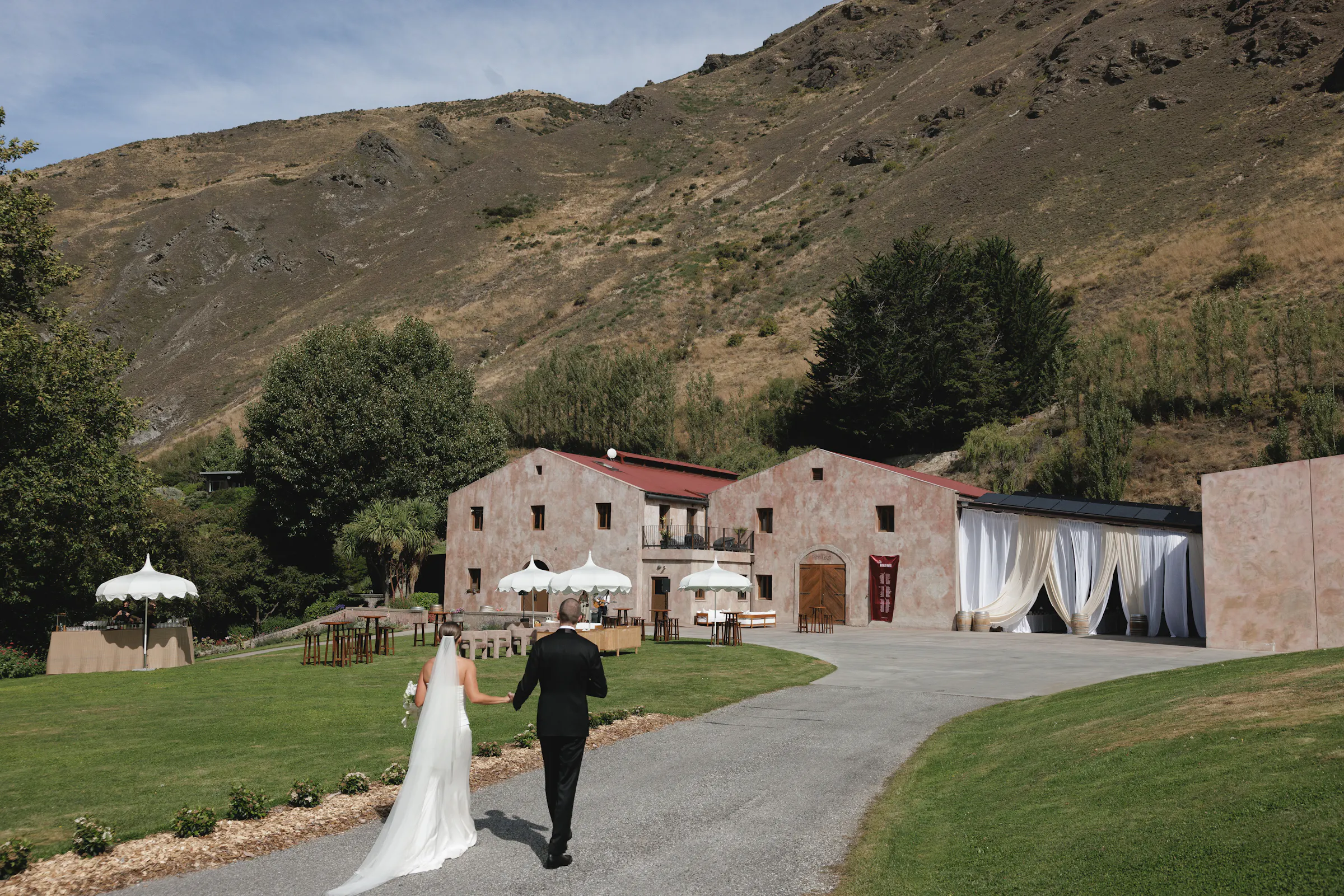 280226 Claude Simon Chard Farm wedding photographer oliver hartley 54